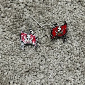 Red Skull Flag Kids Dangle Earrings - Tampa Bay Buccaneers